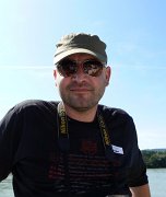 Thumbnail shows lightbox, image name shows slide